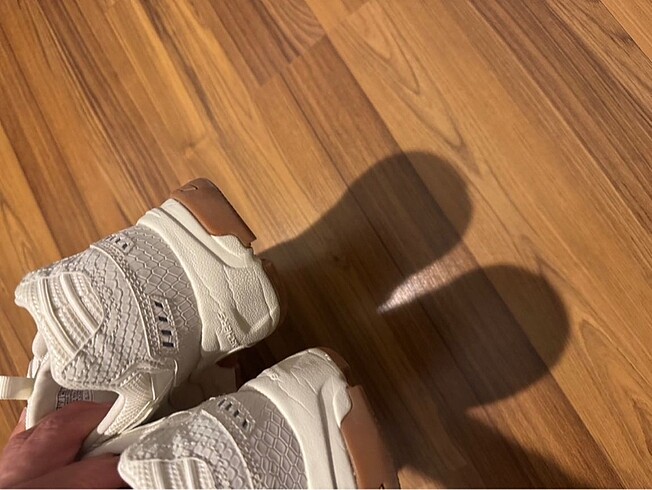 40 Beden Skechers spor ayakkabı