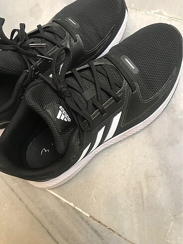 Adidas koşu ayakkabısı
