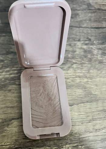 NYX Buttermelt Bronzlaştırıcı 3 deserve butta - Görsel 3