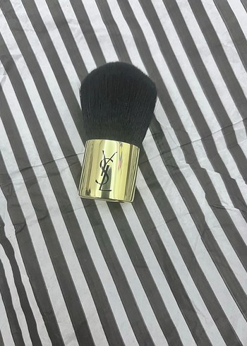 Yves Saint Laurent Altın Kabuki Allık Fırçası - Görsel 3