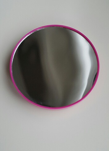 büyüteç makyaj aynası. 8cm. çapında. vantuz