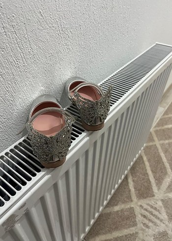 Kelebek Kanatlı Metalik Gri Kız Babet - Görsel 2