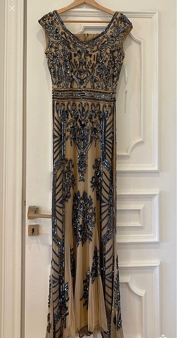 l Beden Olegcassini gece elbisesi