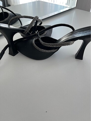 38 Beden Stiletto