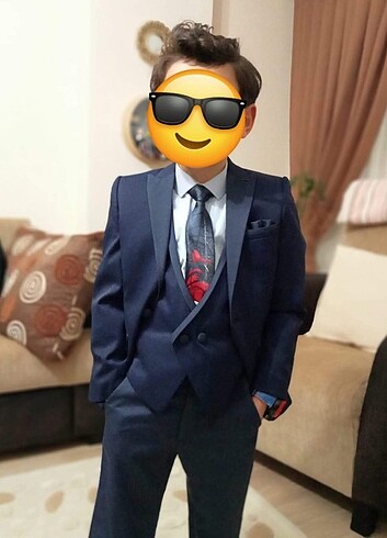 Yedi yas çok şık yelekli ceketli takım elbise 