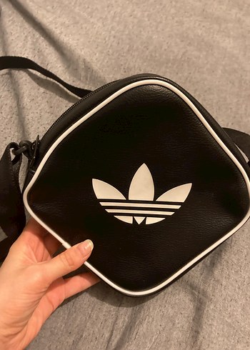 Orjinal adidas deri çanta - Görsel 2