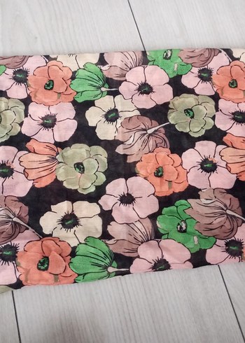 Çiçek Desenli Retro Kadın Fuları - Görsel 2