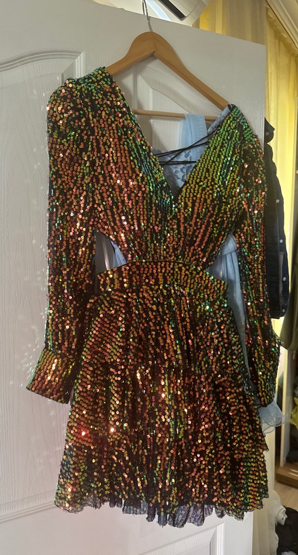 Parlak Payetli Mini V Yaka Elbise - Görsel 3