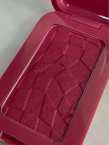 Beden Nyx buttermelt blush allık 07 no