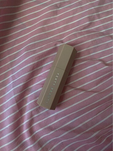 Fenty Kontür Stick