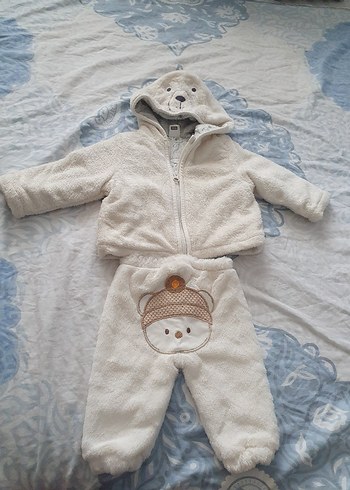 Kapüşonlu Beyaz Bebek Kıyafet Takımı