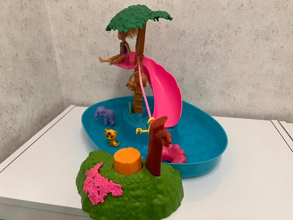 Barbie Chelsea Renkli Su Oyuncak Seti Kaydıraklı - Görsel 4