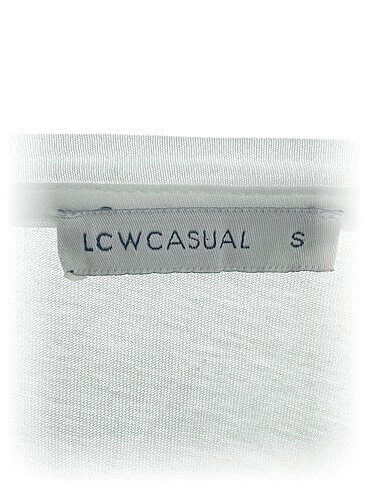 s Beden LC Waikiki T-shirt %70 İndirimli.