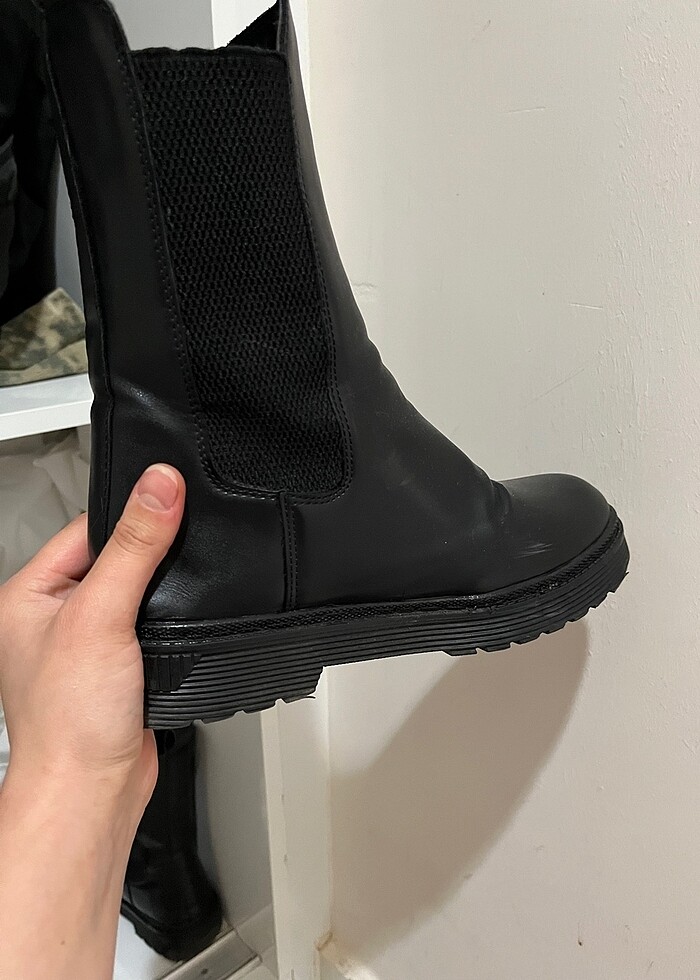 Siyah bot - Görsel 4