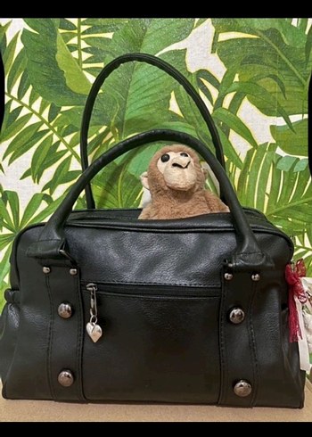 Zincir Detaylı Siyah Gotik Kadın Anahtarlık - Görsel 3