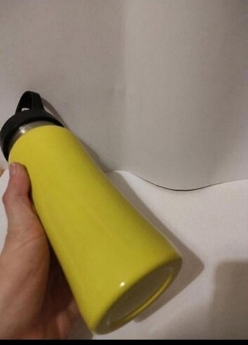 sarı siyah 700ml elimde tek renk var ithal ürün ssi vardır hiç k