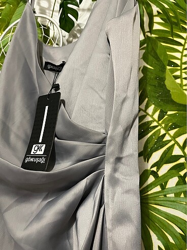 uzun mezuniyet elbisesi gri dökümlü saten gibi sanırım s beden m - Görsel 6