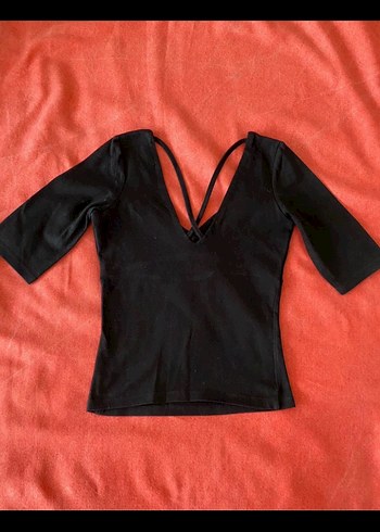 siyah kırmızı xs dekolteli bluz bershka