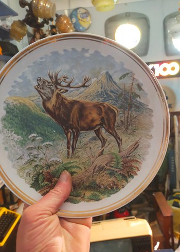 Kahverengi Baskılı Geyik Desenli Tabak - Görsel 2