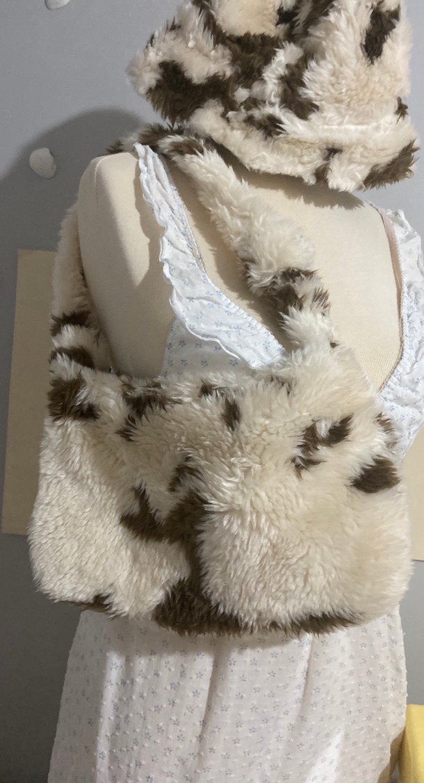 Beyaz Leopar Desenli Bohem Kürk Detaylı çanta şapka takım - Görsel 2