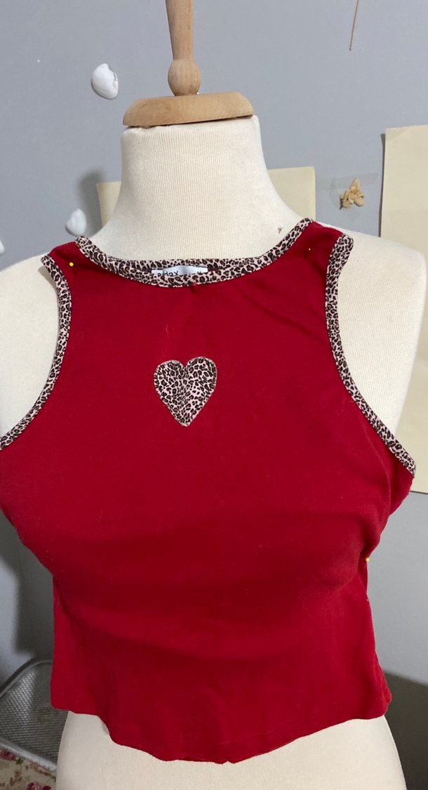 Kırmızı Parlak Payetli Yüksek Yakalı Kadın Atlet - Görsel 2