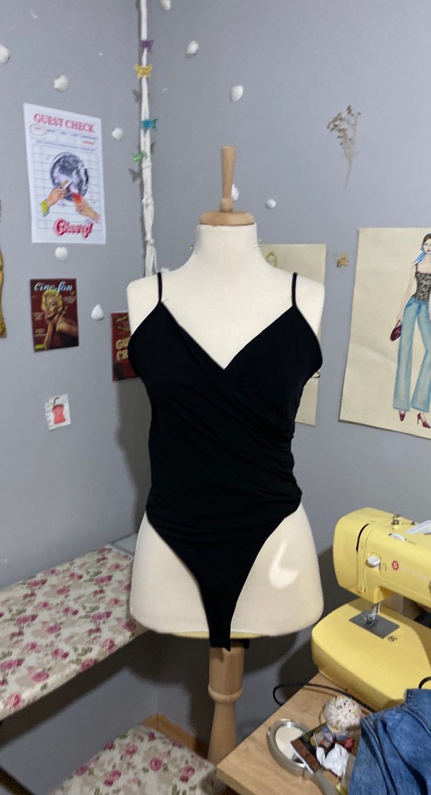 Siyah Drapeli İnce Askılı Mayo bluz - Görsel 2