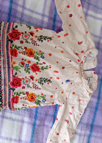 Çiçek İşlemeli Kız çocuk bluz - Görsel 3