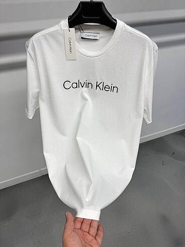 Calvin tişört