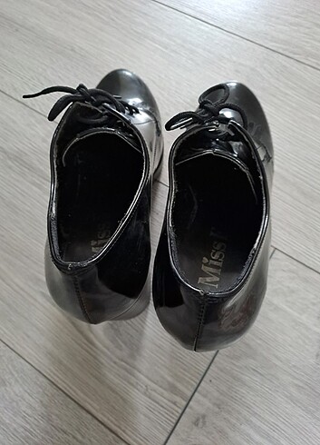 Flo Ayakkabı Rugan topuklu ayakkabi
