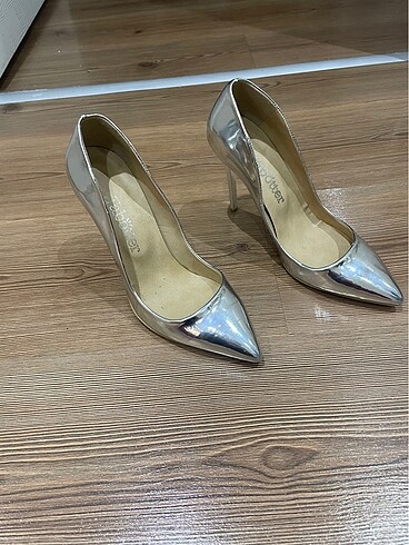 Jabotter stiletto