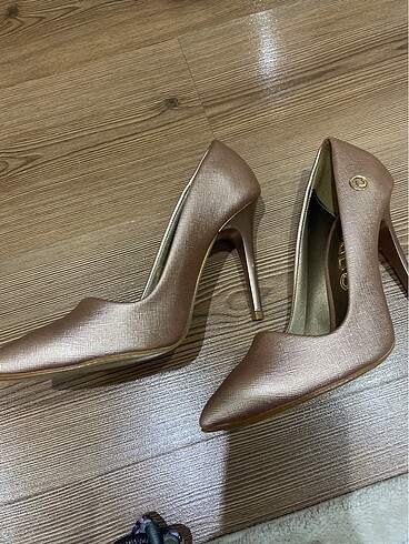 37 Beden İnce topuk stiletto