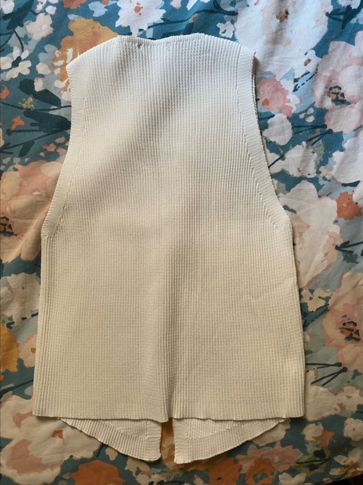 Düğmeli V Yakalı Beyaz Kadın Yelek - Görsel 2