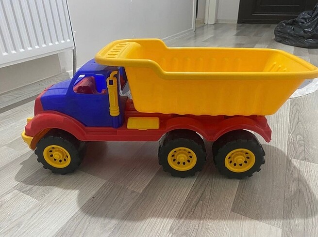  Beden Büyük çocuk kamyon