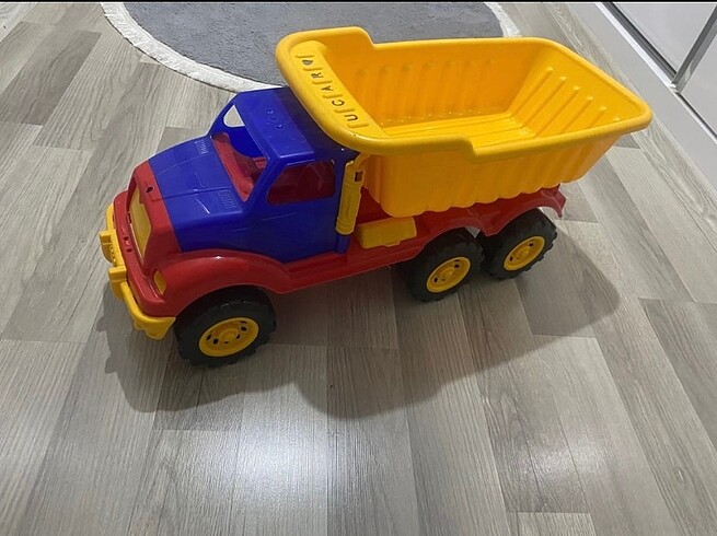  Büyük çocuk kamyon