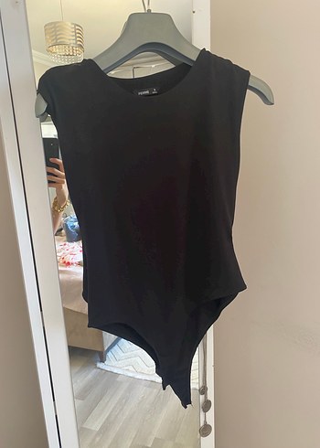 Siyah vatkalı Kolsuz Fitted Bodysuit