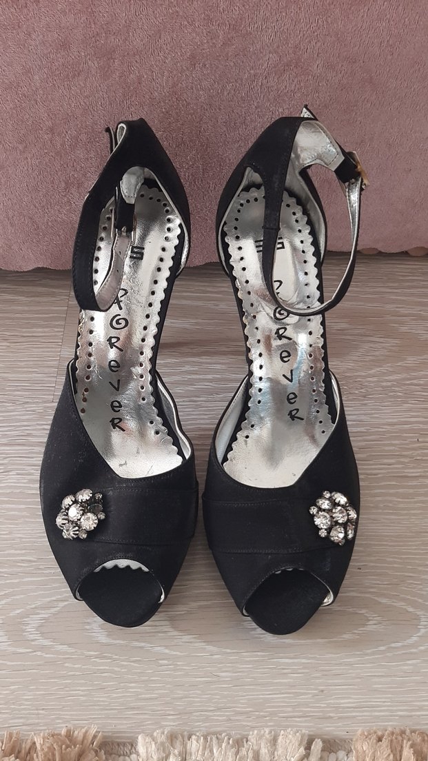 Siyah Nakışlı Tokalı Yüksek Topuklu Kadın Ayakkabı - Görsel 2