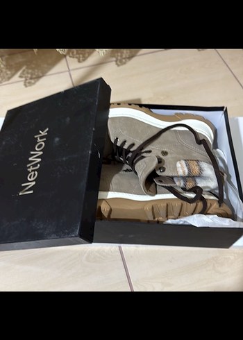 Bej Süet Platform Topuklu Peluş Detaylı Bot - Görsel 7