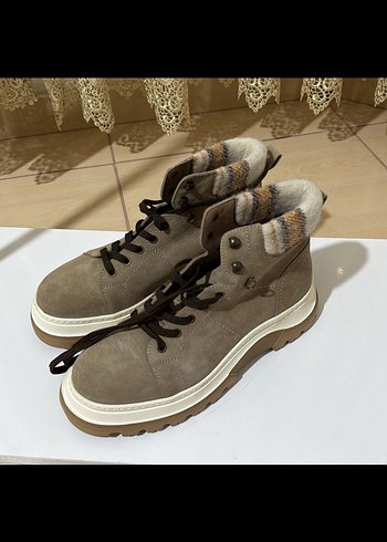 Bej Süet Platform Topuklu Peluş Detaylı Bot - Görsel 2