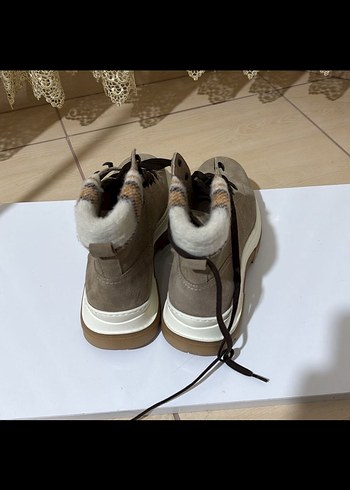 Bej Süet Platform Topuklu Peluş Detaylı Bot - Görsel 4