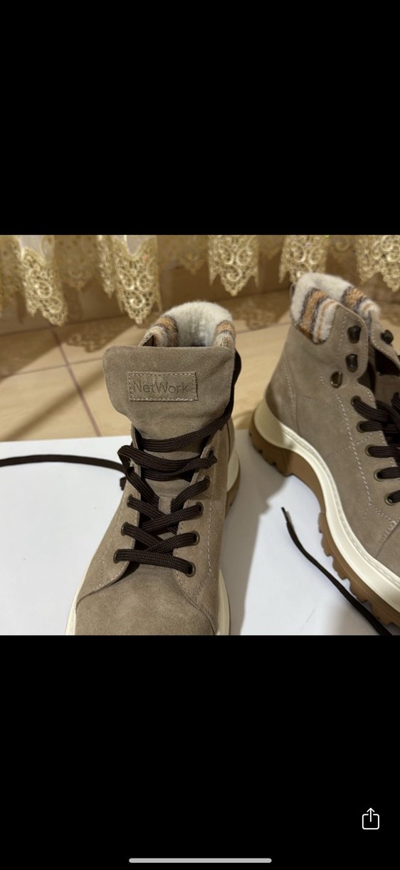 Bej Süet Platform Topuklu Peluş Detaylı Bot - Görsel 5