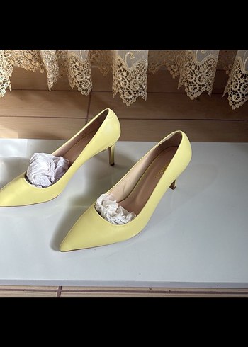 Sarı Stiletto Topuklu Kadın Ayakkabı - Görsel 3