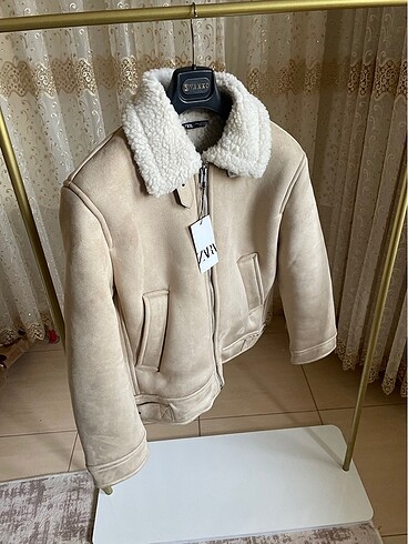 ZARA BEJ KÜRKLÜ MONT
