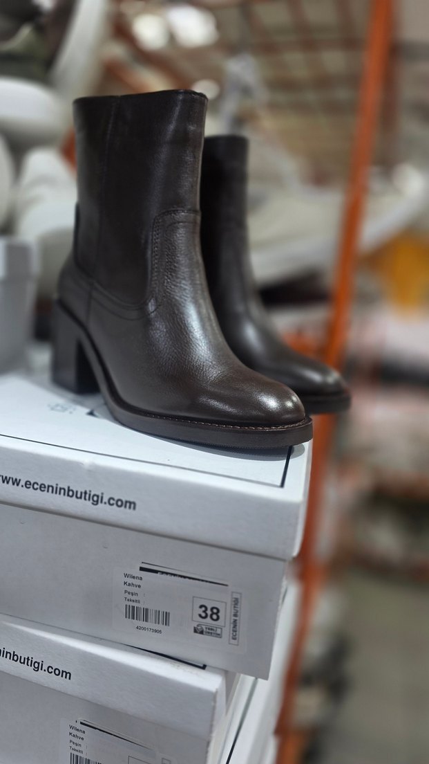 Kadın Süet Kahverengi Tokalı Topuklu Bot - Görsel 4