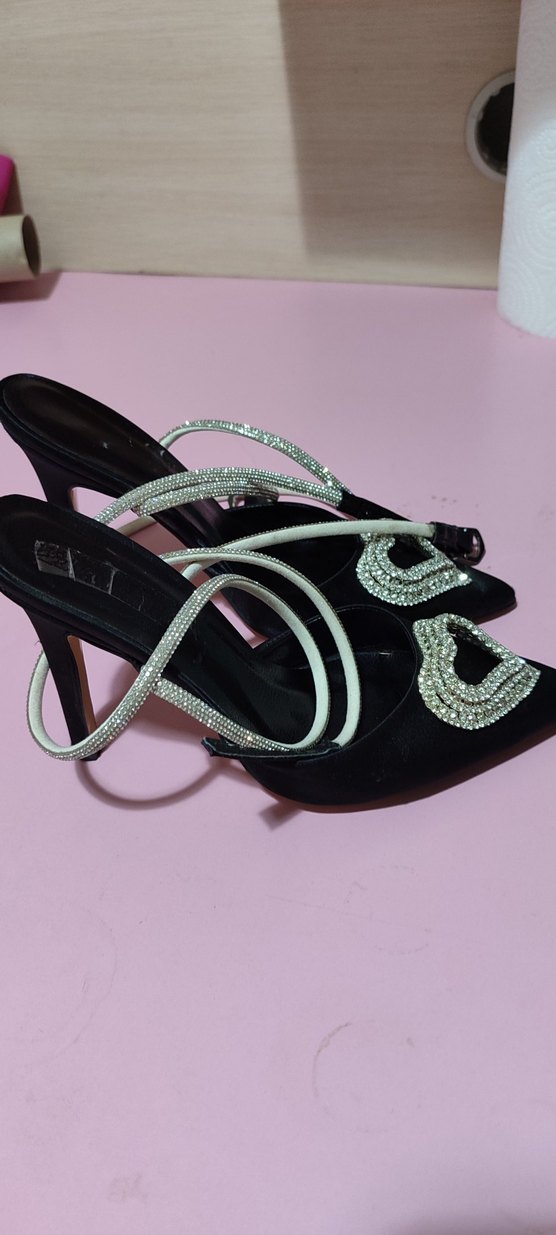 Siyah Deri Stiletto Taşlı Tokalı Kadın Ayakkabı - Görsel 5