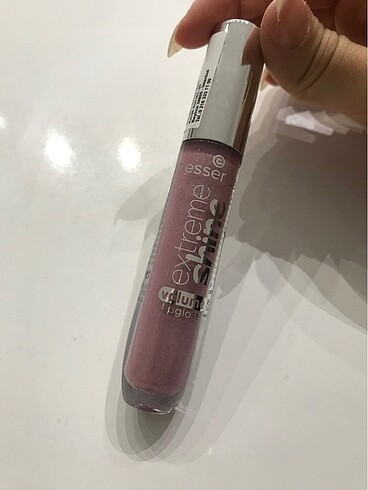 essence lip gloss