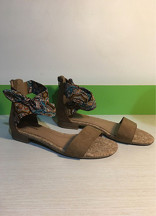 Deichmann Bileği bağlamalı taba sandalet