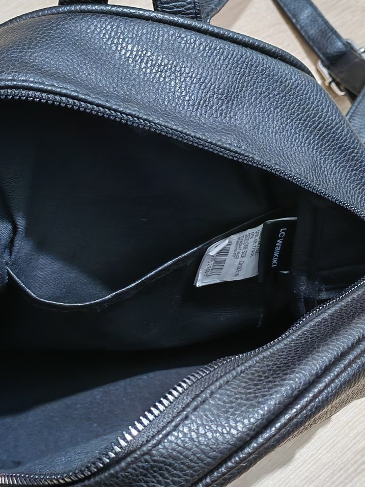 LC WAIKIKI Siyah Deri Kadın Sırt Çantası - Görsel 3