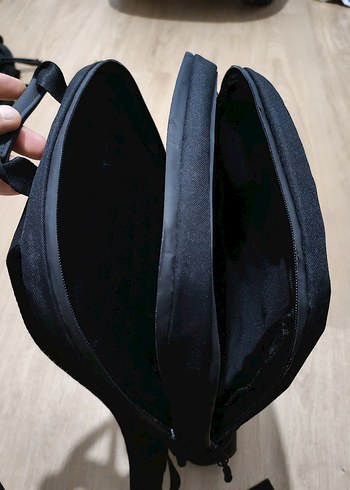 D'VERS 17.3-15.6 Inç 4 Bölmeli Darbeye Karşı Korumalı Çanta - Görsel 7