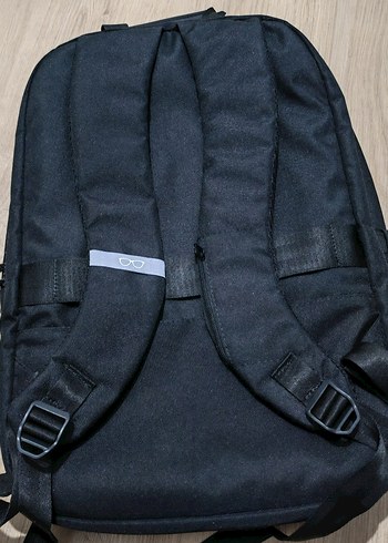 D'VERS 17.3-15.6 Inç 4 Bölmeli Darbeye Karşı Korumalı Çanta - Görsel 3