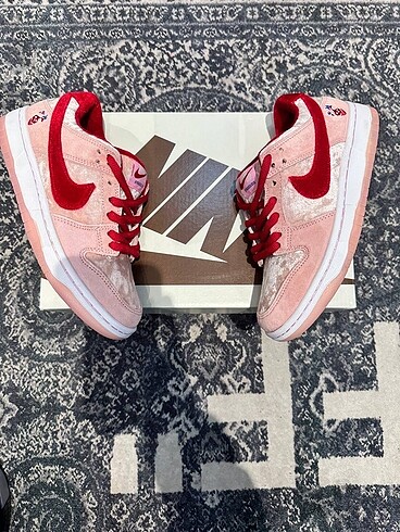 NİKE DUNK LOW PİNK ÖZEL